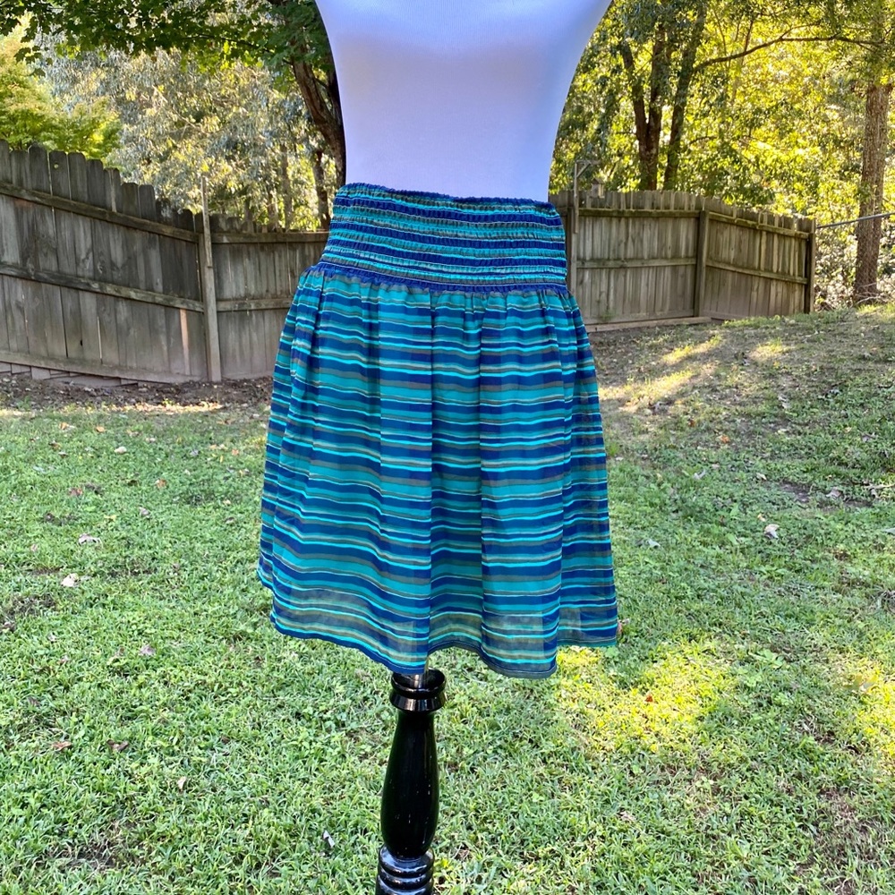 Old Navy striped navy and green skirt